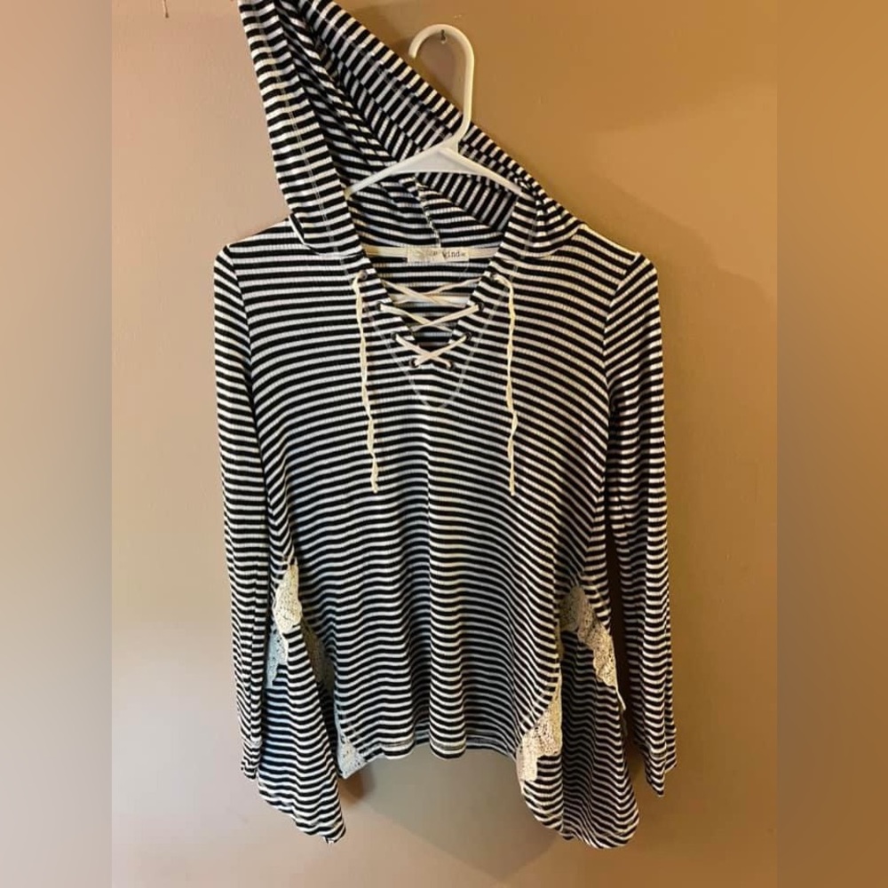 Black and white sweater!